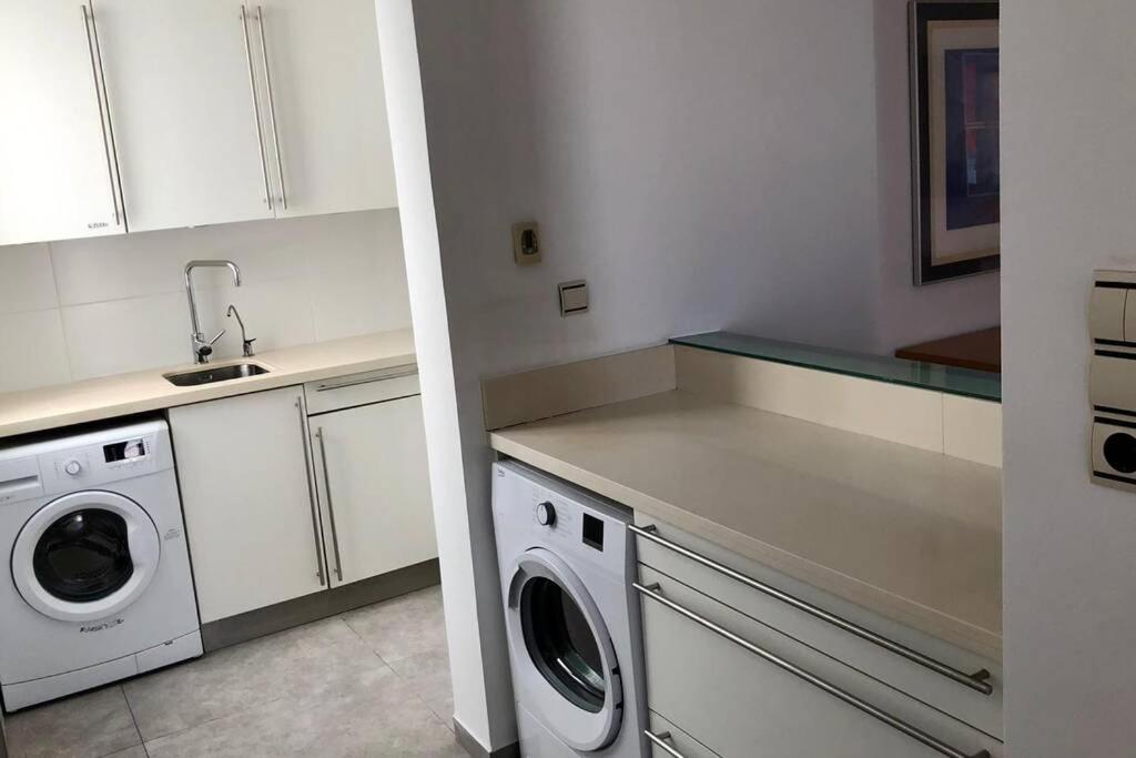 Lujoso Apartamento En 1ª Linea Recien Reformado سانتا بولا المظهر الخارجي الصورة